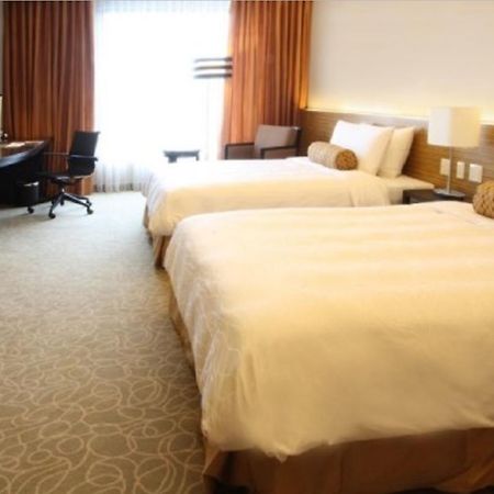 Hotel The Bellevue Manila Muntinlupa City Exterior foto