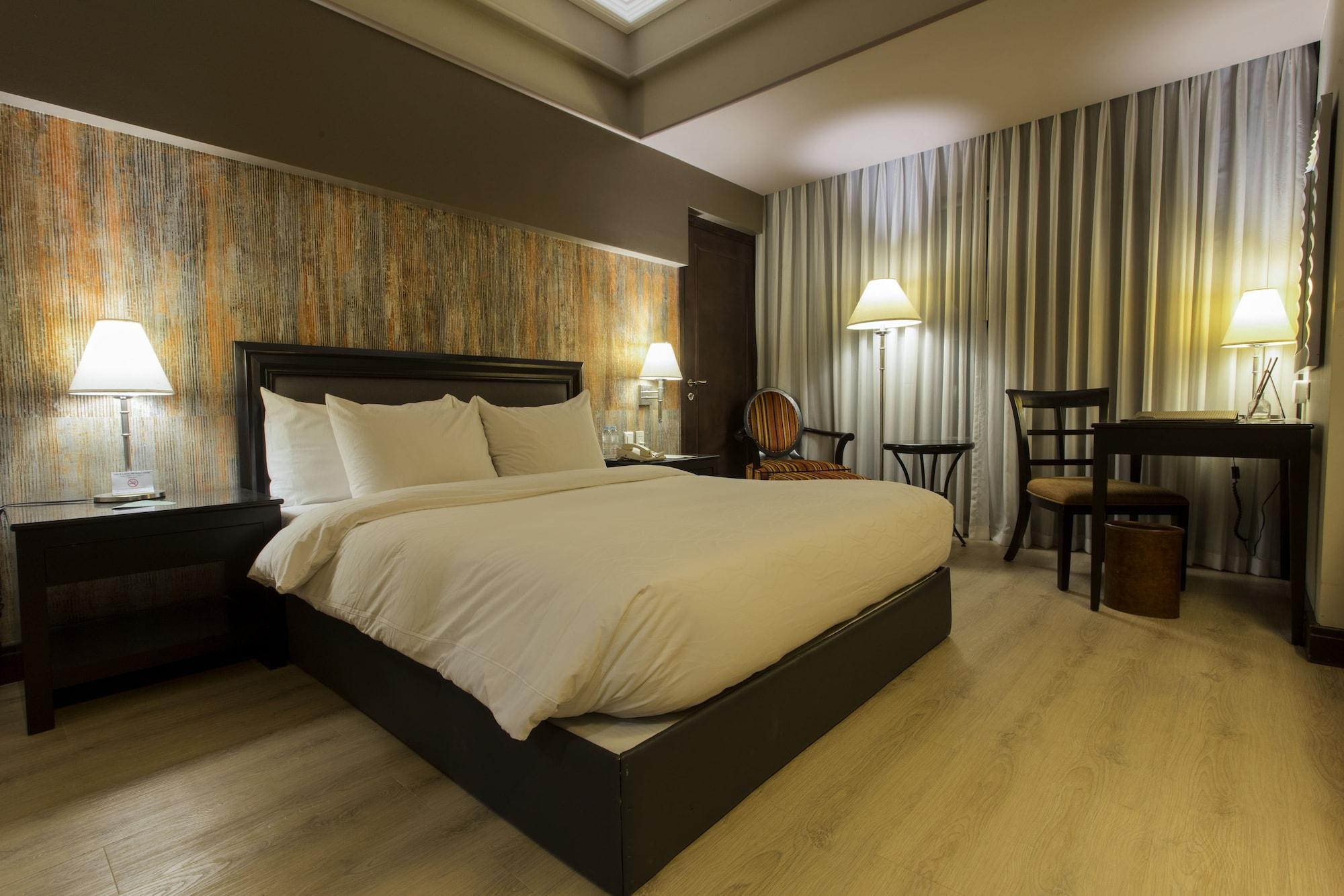 Hotel The Bellevue Manila Muntinlupa City Exterior foto