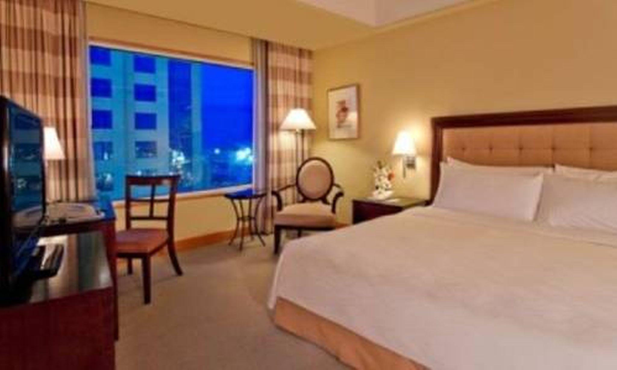 Hotel The Bellevue Manila Muntinlupa City Exterior foto