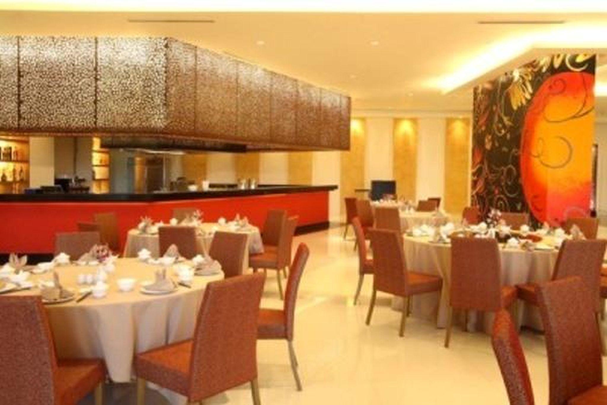 Hotel The Bellevue Manila Muntinlupa City Exterior foto