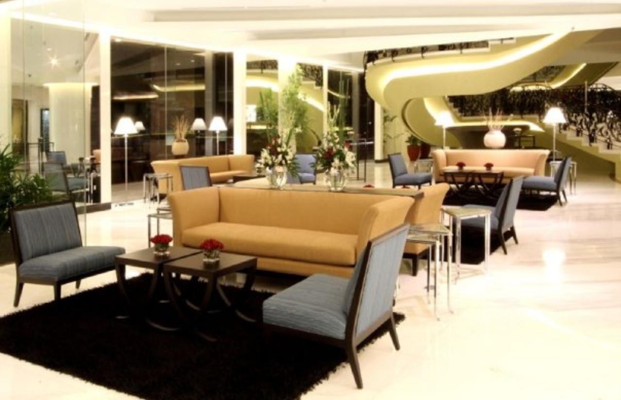 Hotel The Bellevue Manila Muntinlupa City Exterior foto