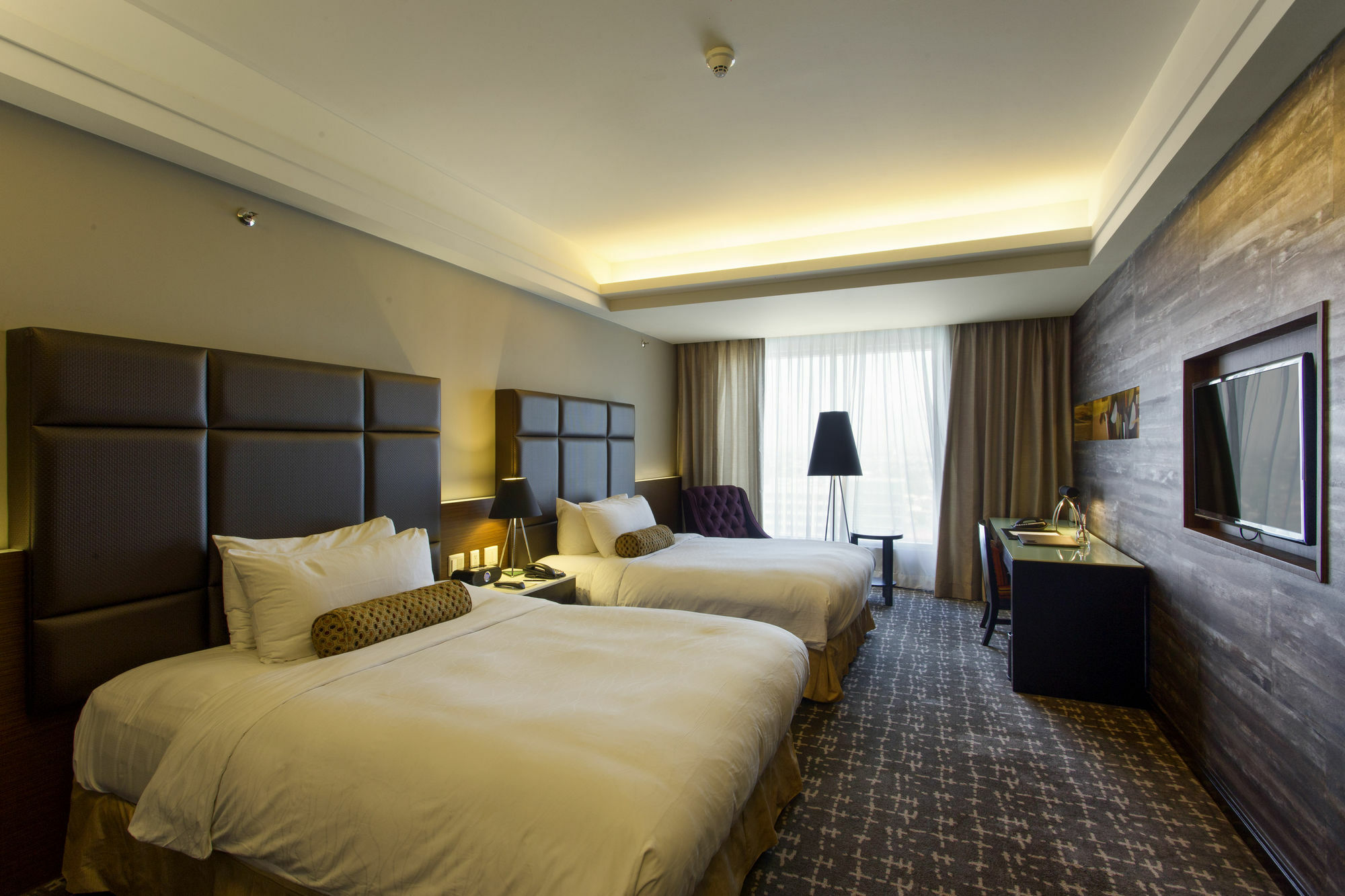 Hotel The Bellevue Manila Muntinlupa City Exterior foto