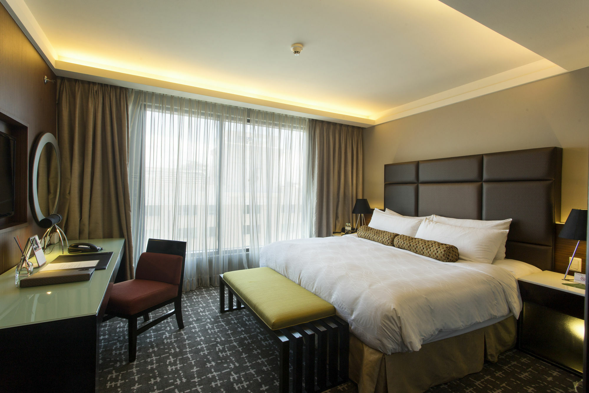 Hotel The Bellevue Manila Muntinlupa City Exterior foto